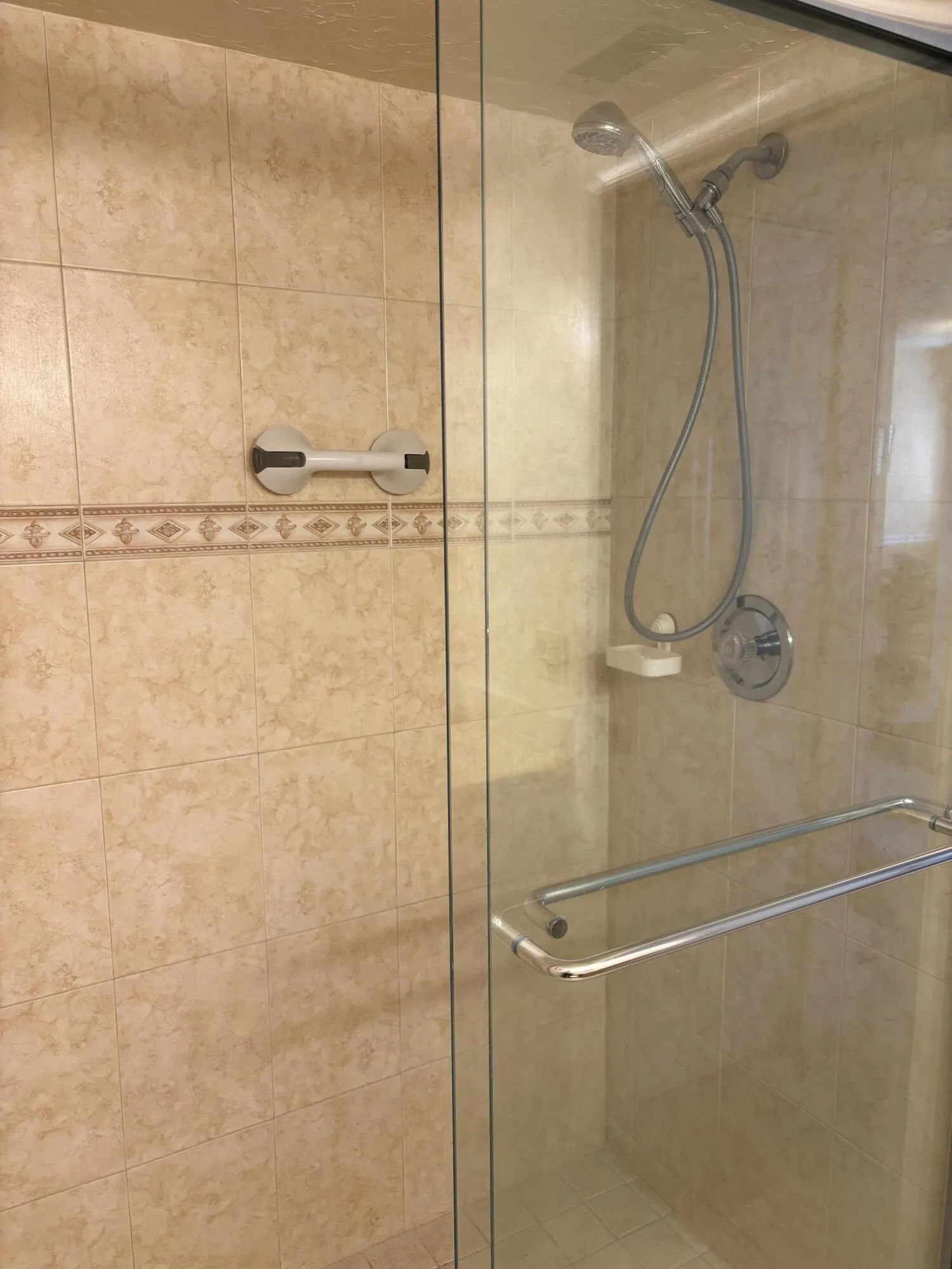Pelican Pointe guest shower