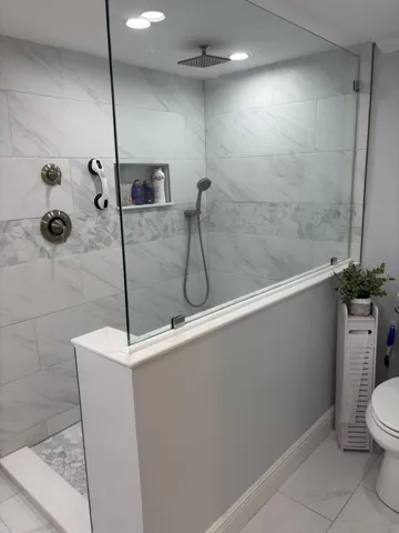Pelican Pointe primary bath 1