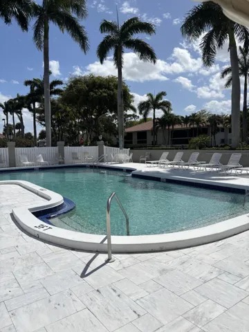 pelican Pointe pool 3