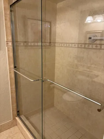 Pelican Pointe guest bath 1
