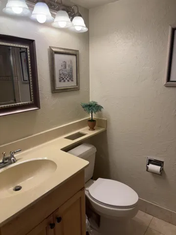 Pelican Pointe guest bath 2