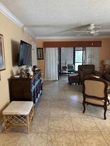 Pelican pointe living room 3