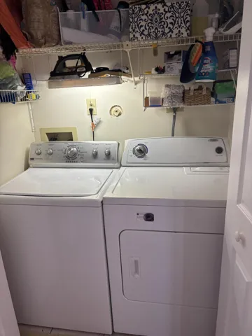 Pelican Pointe washer dryer
