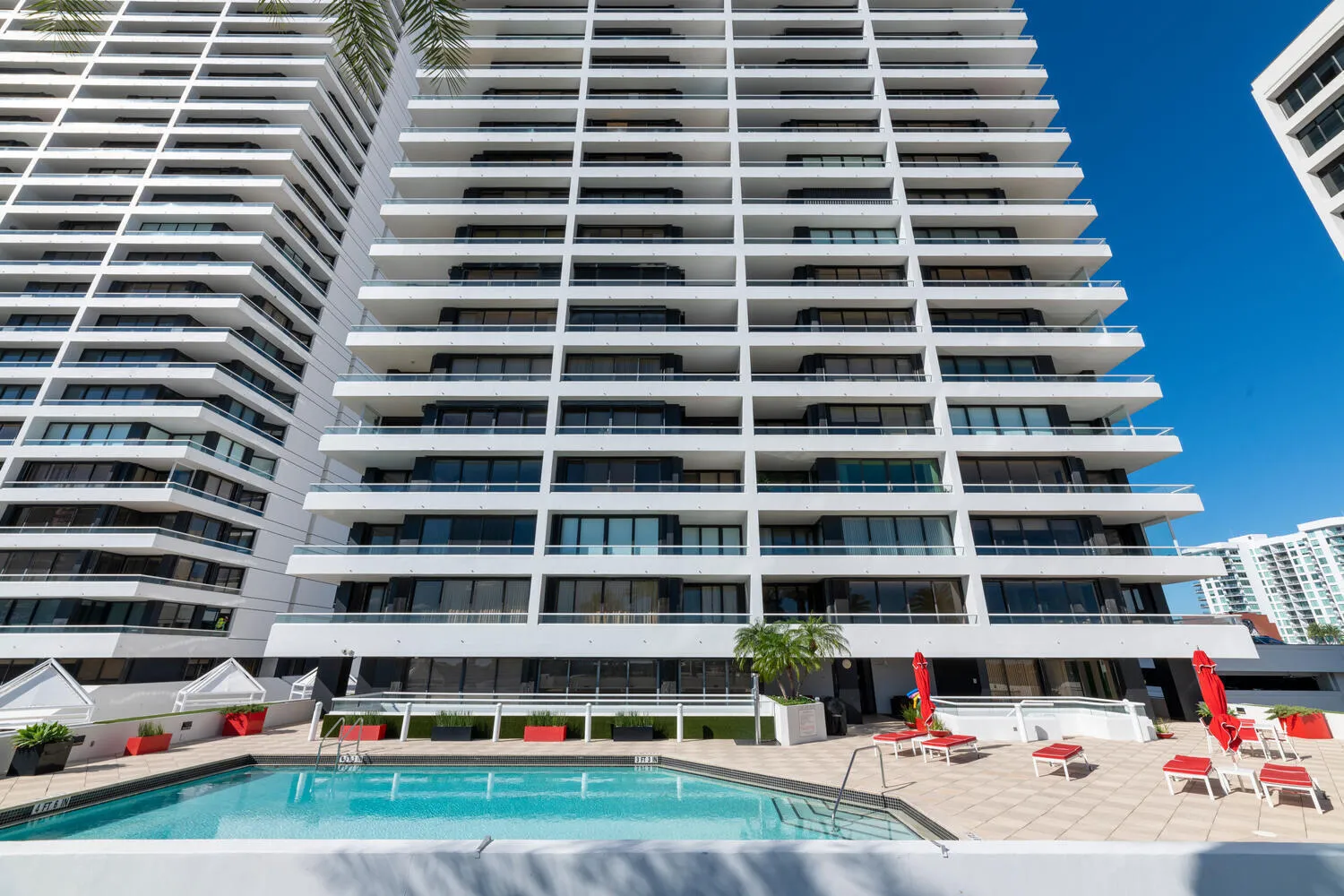 525 S Flagler Dr Unit 26h West-large-036