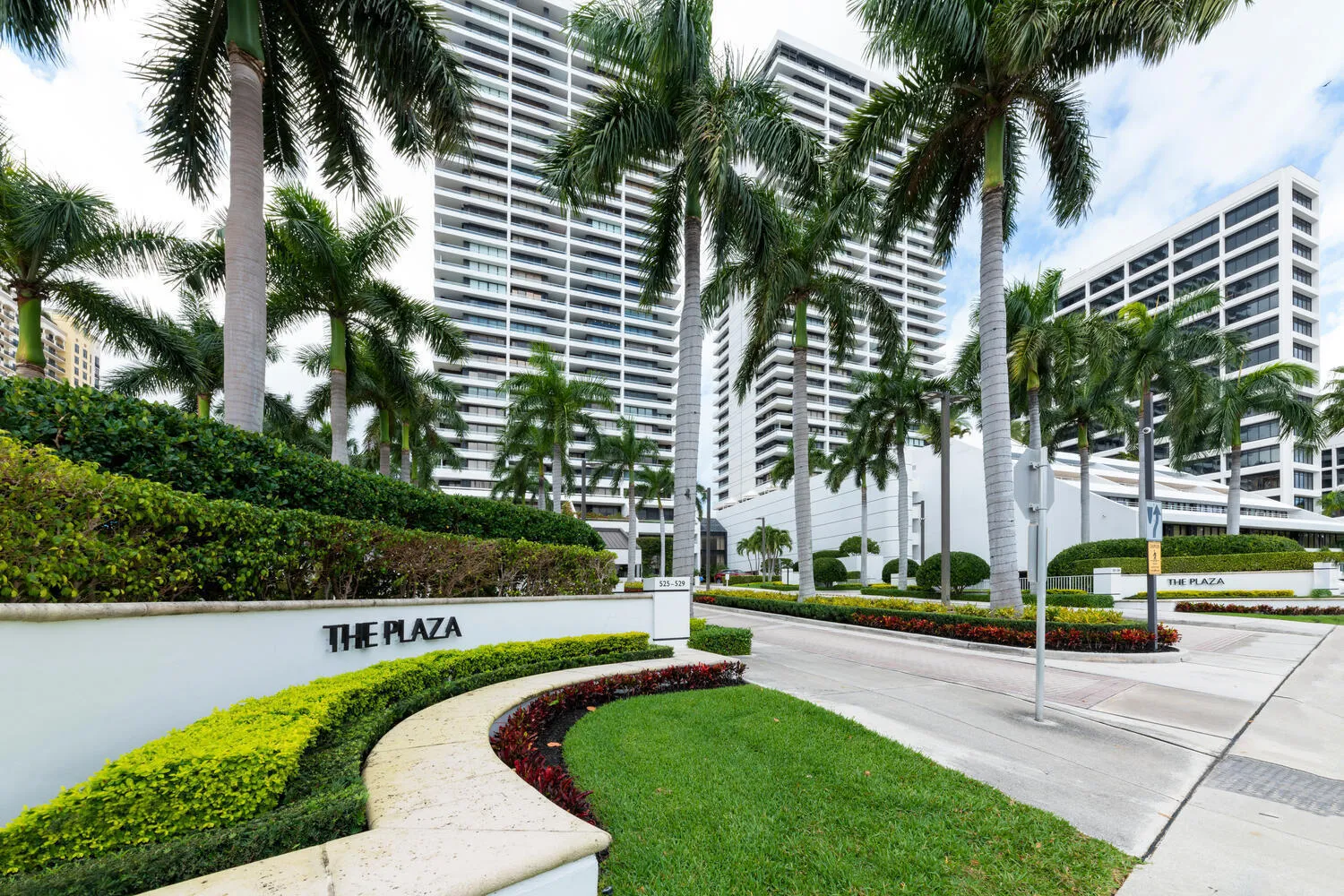 525 S Flagler Dr Unit 26h West-large-028