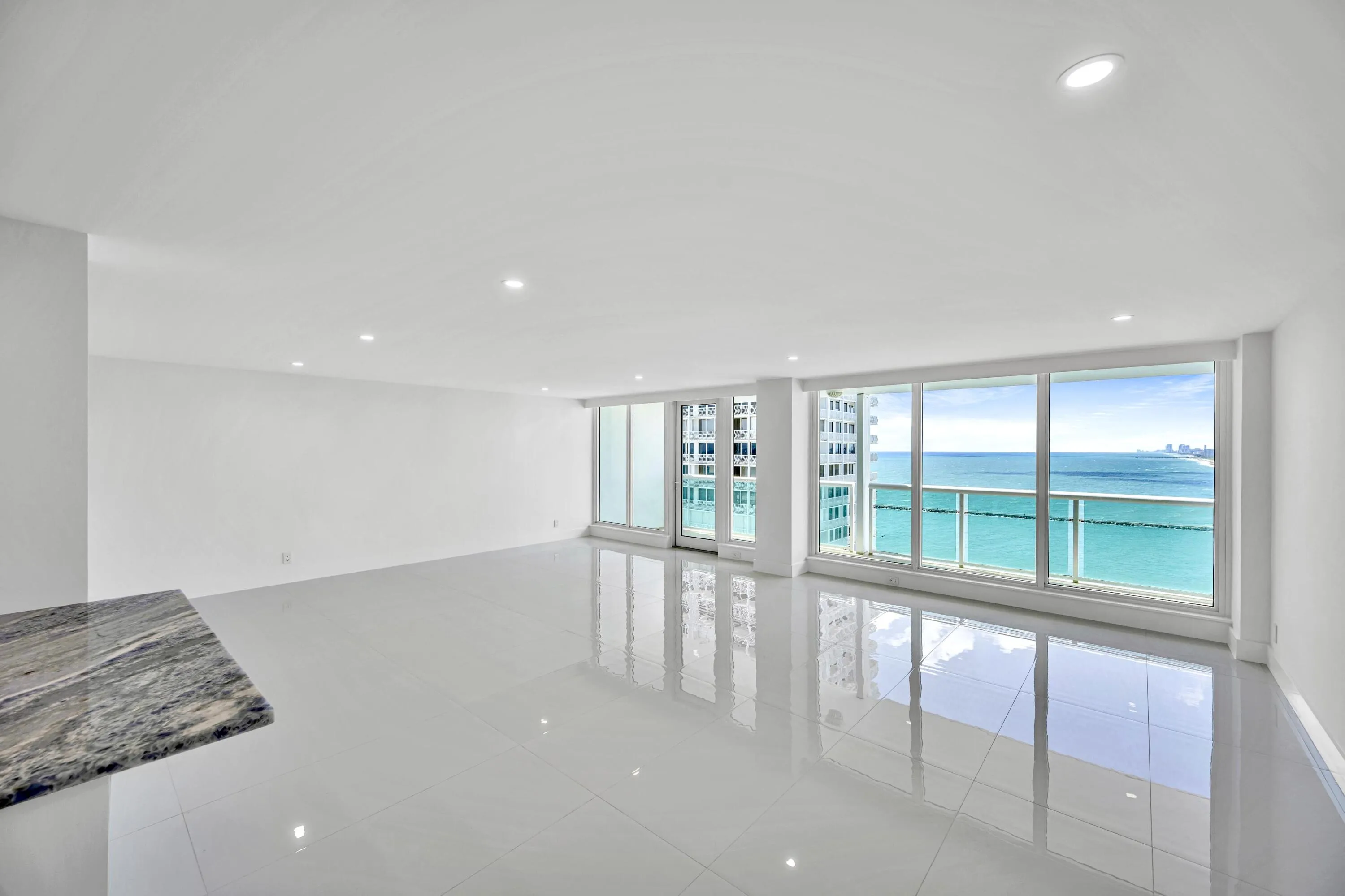 2100 S OCEN LN-6