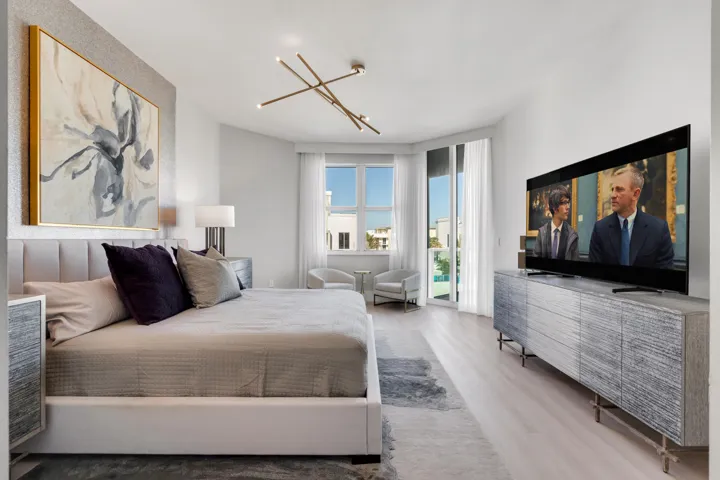 PRIMARY_BEDROOM_STRAIGHT_D