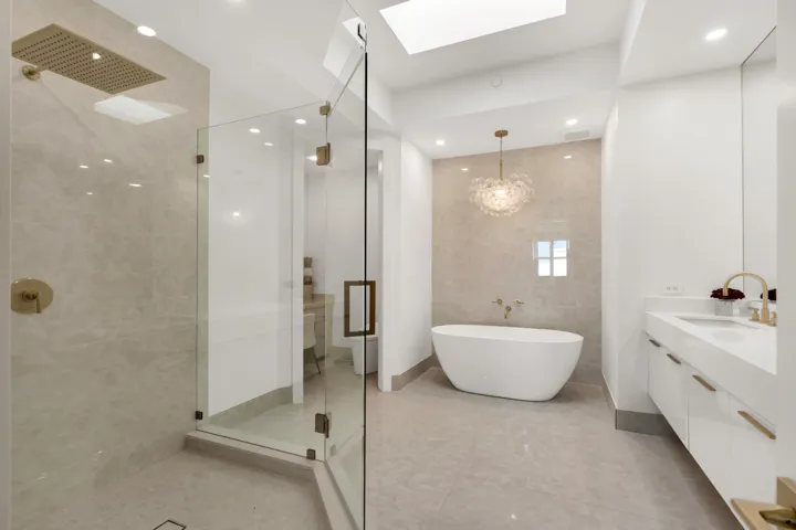 PRIMARY_BATHROOM_D