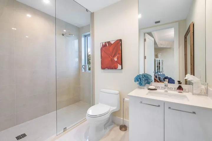 Full bath bedroom 3
