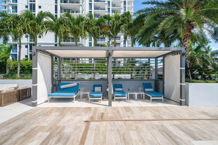 Tower 3 Cabanas