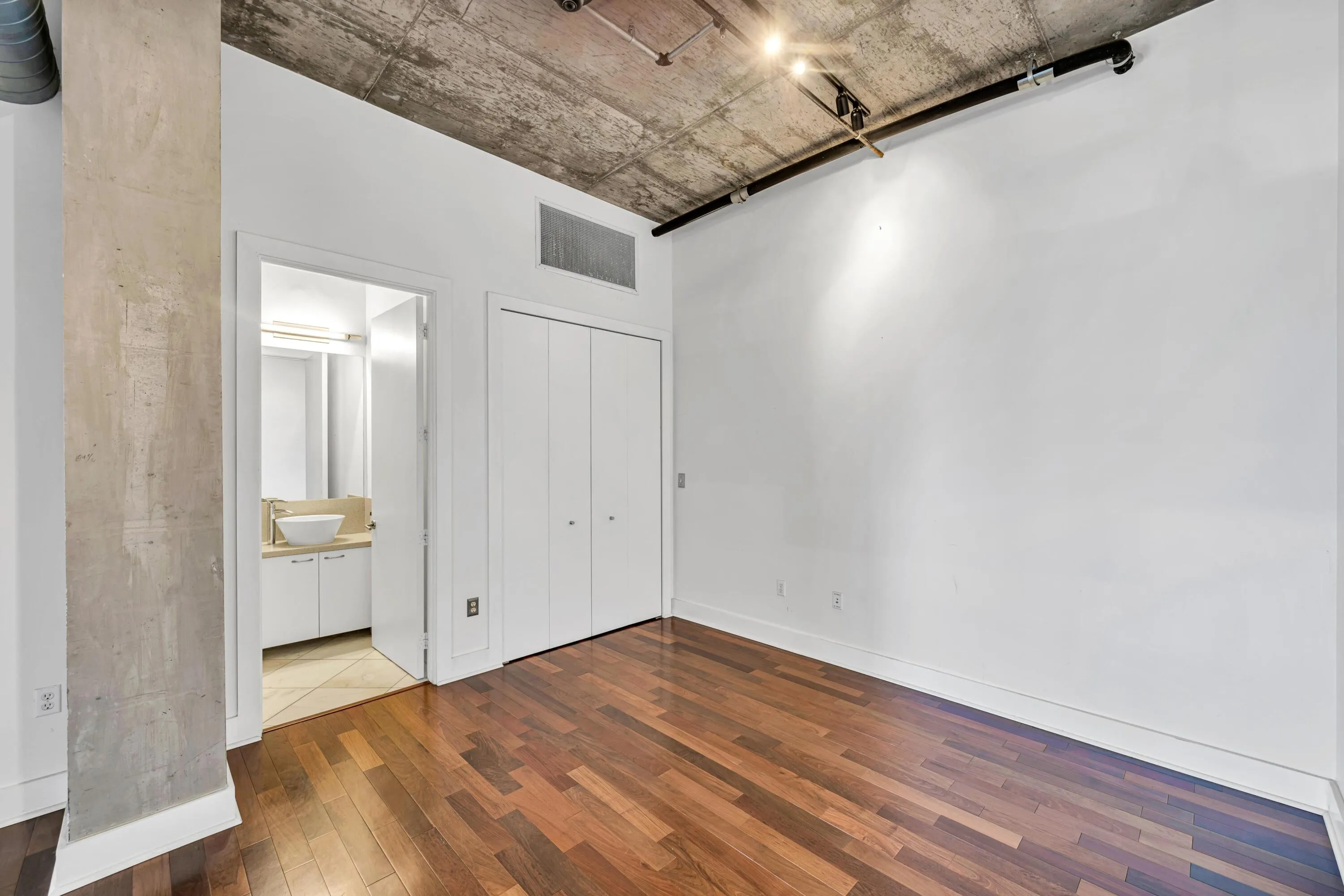 411 NW 1ST AVE #605--30