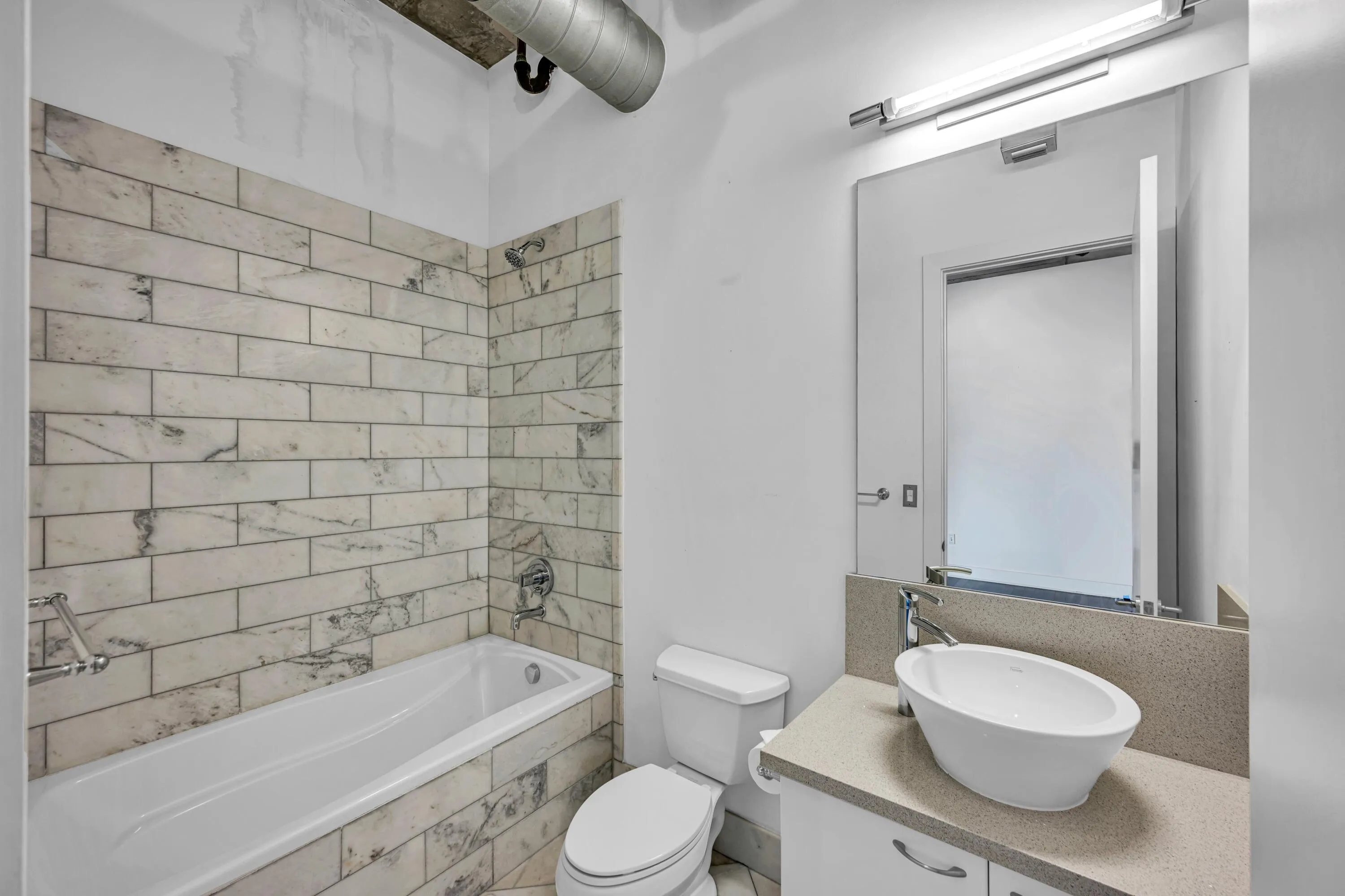 411 NW 1ST AVE #605--32