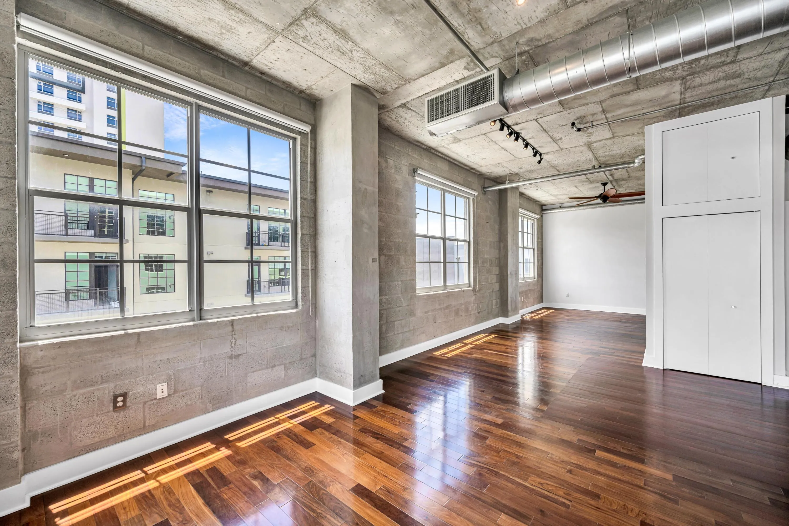411 NW 1ST AVE #605--22