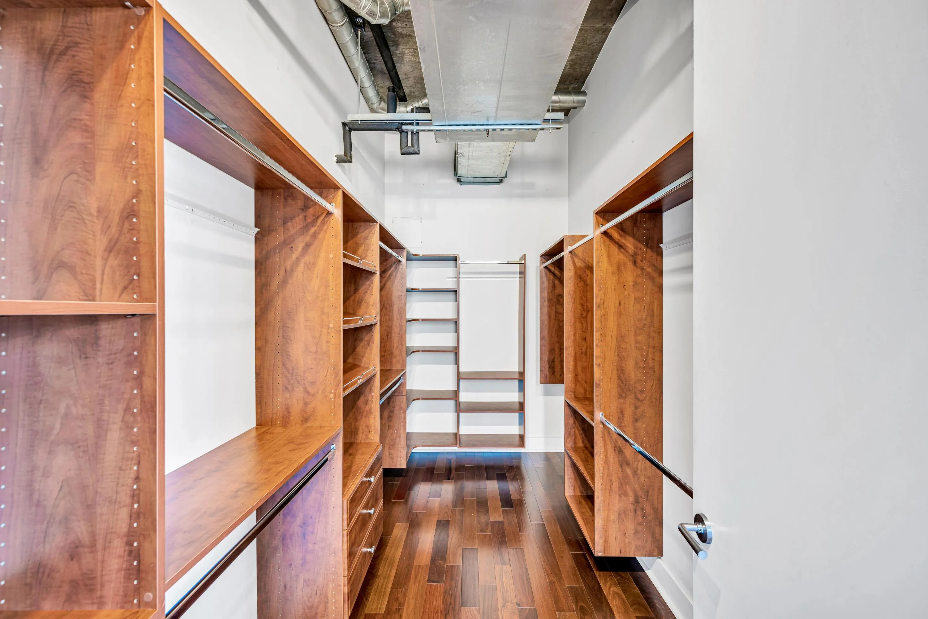 411 NW 1ST AVE #605--28