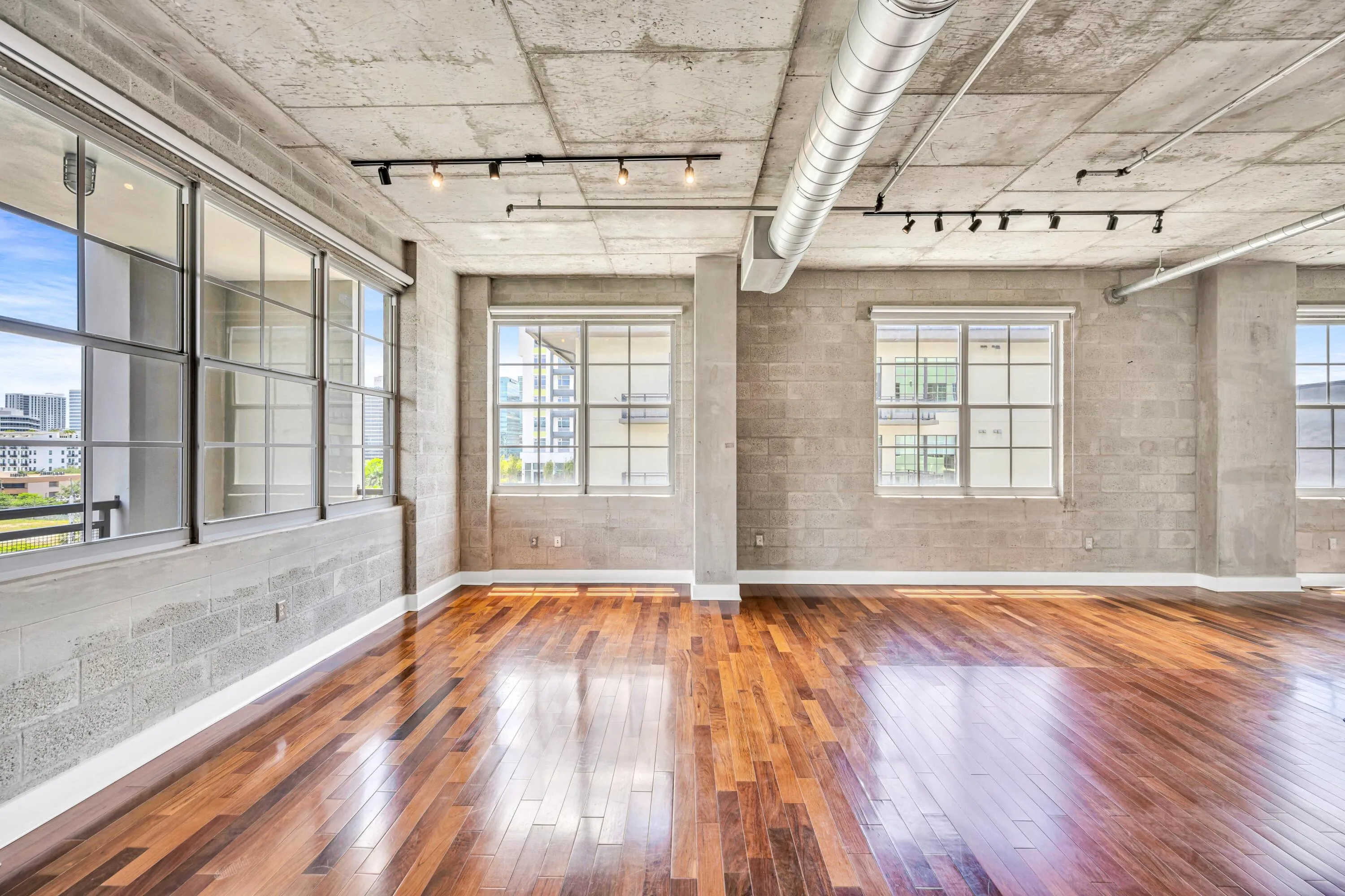411 NW 1ST AVE #605--20