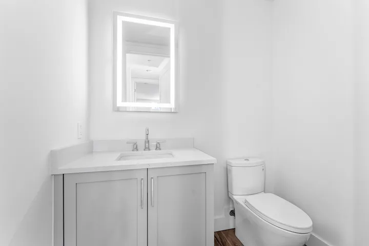 021-184LakeDrive-2303-PalmBeachShores-FL