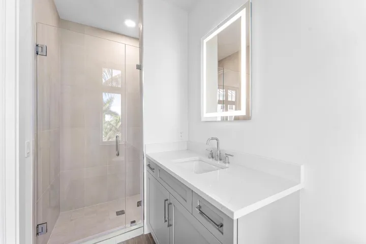 024-184LakeDrive-2303-PalmBeachShores-FL
