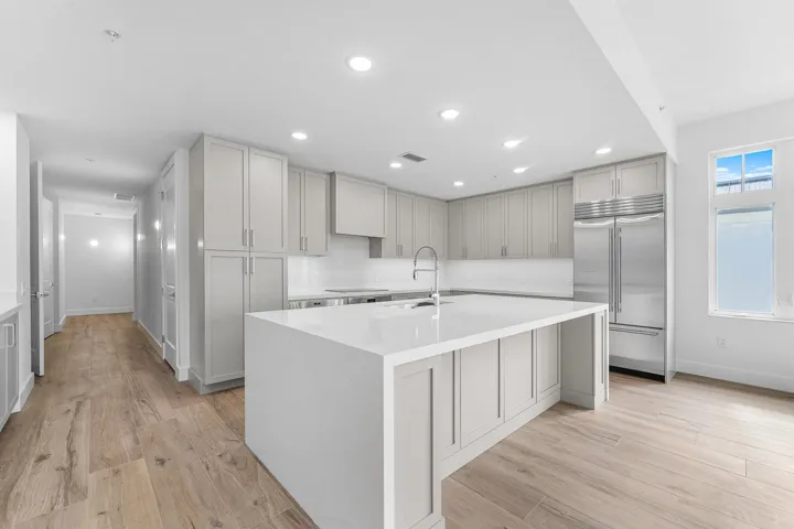 007-184LakeDrive-2303-PalmBeachShores-FL