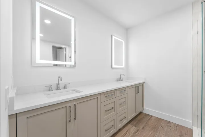 022-184LakeDrive-2303-PalmBeachShores-FL