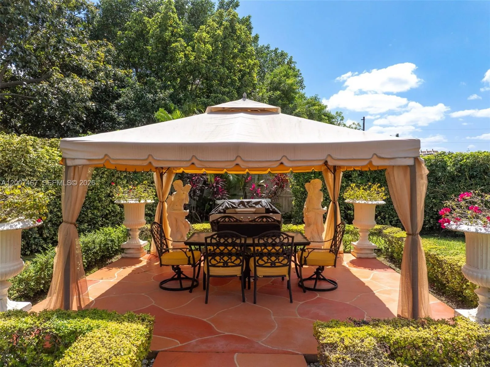 Property photo 292