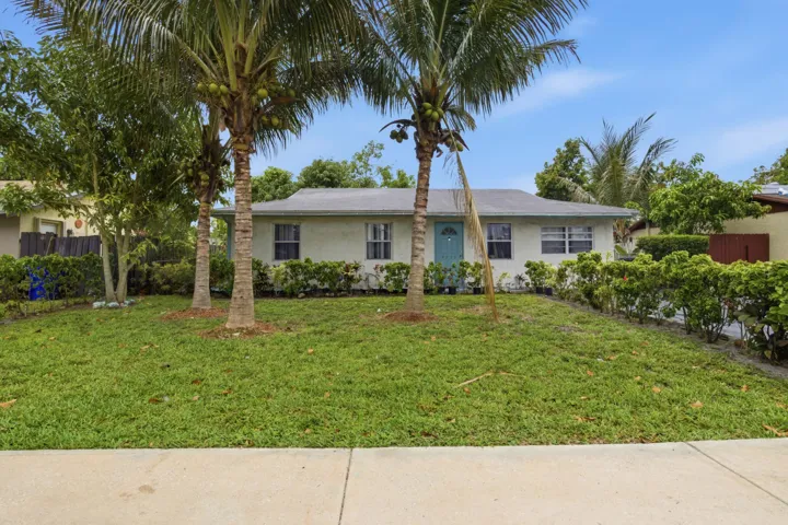 8230 SW 4th Pl_002
