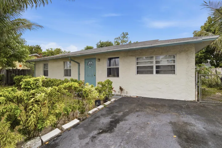 8230 SW 4th Pl_008