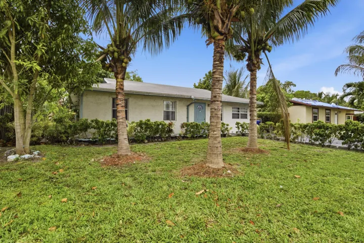 8230 SW 4th Pl_005