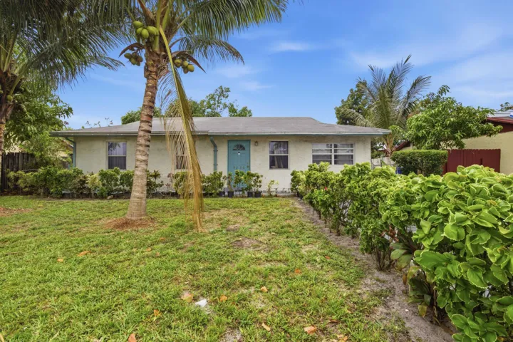8230 SW 4th Pl_006