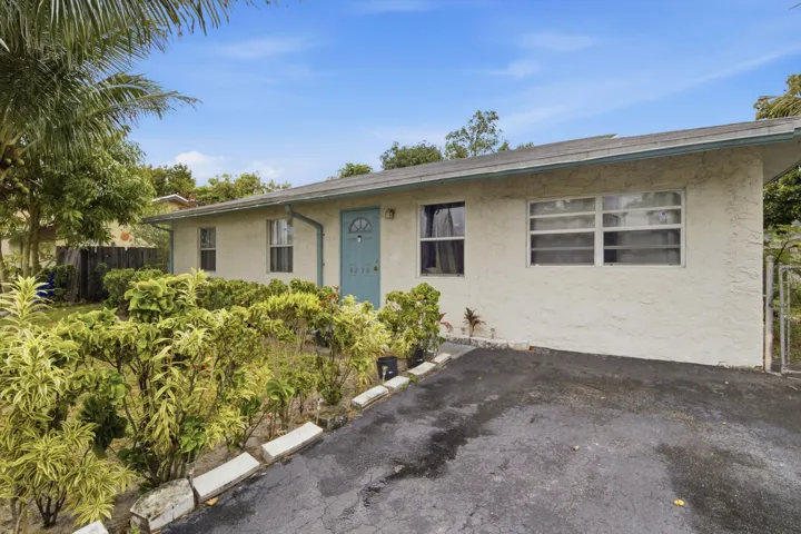 8230 SW 4th Pl_007