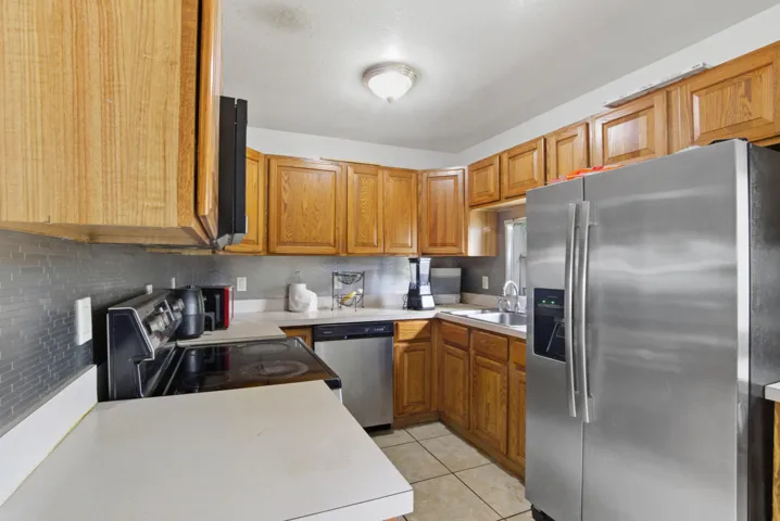 8230 SW 4th Pl_027