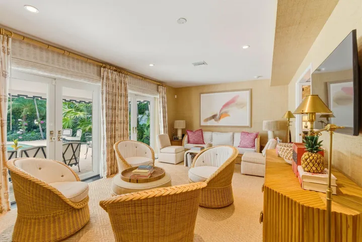 152_Chilean_Ave_Palm_Beach_FL_006