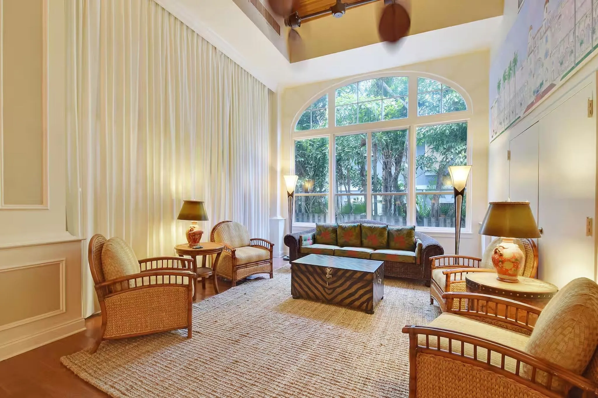 lobby photo 2