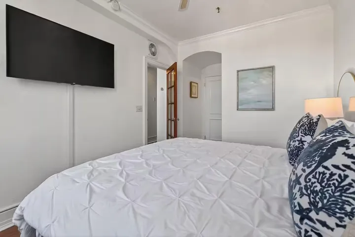 bedroom photo 2