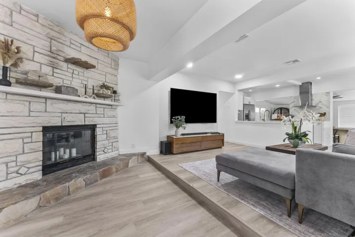 Family Room 4
