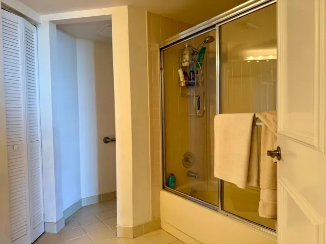 Shower/Tub
