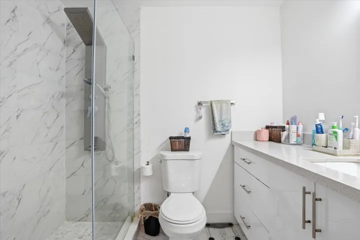 22-3414 Freedom Dr_022