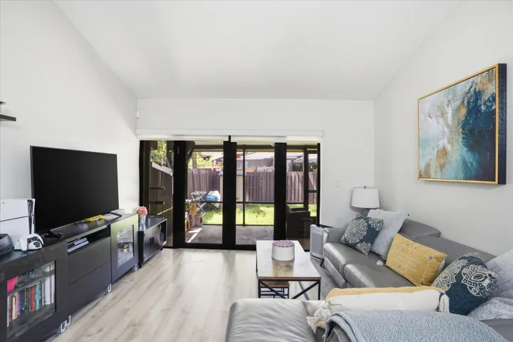 09-3414 Freedom Dr_009