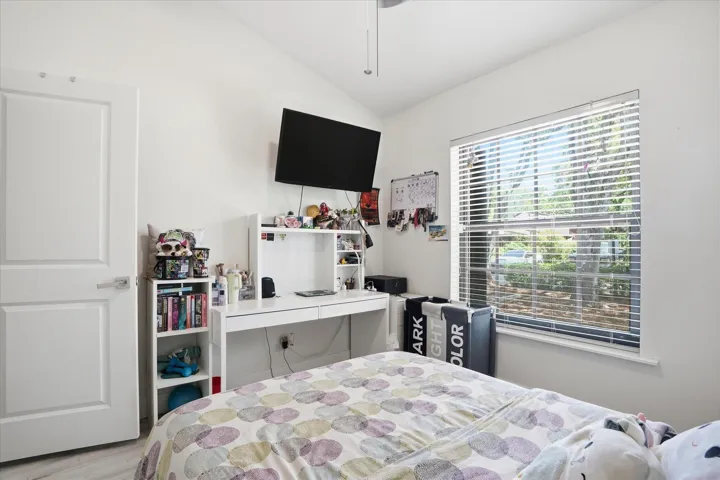 25-3414 Freedom Dr_025