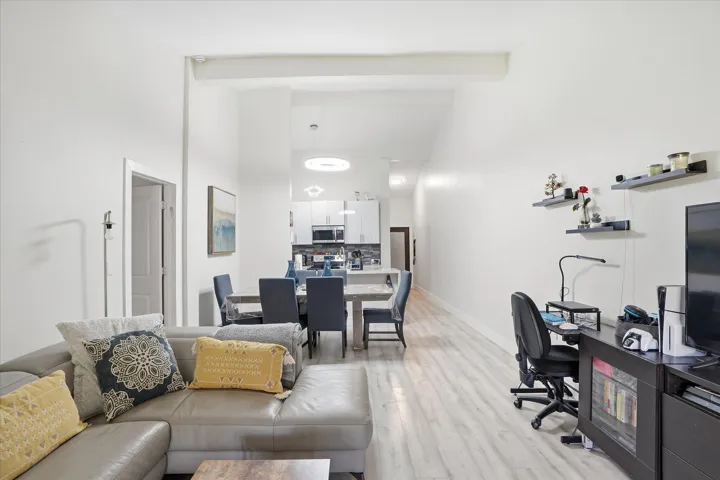 11-3414 Freedom Dr_011