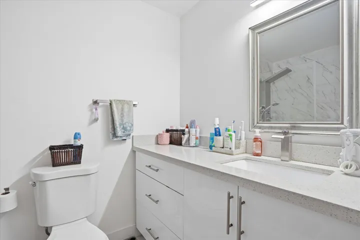 23-3414 Freedom Dr_023
