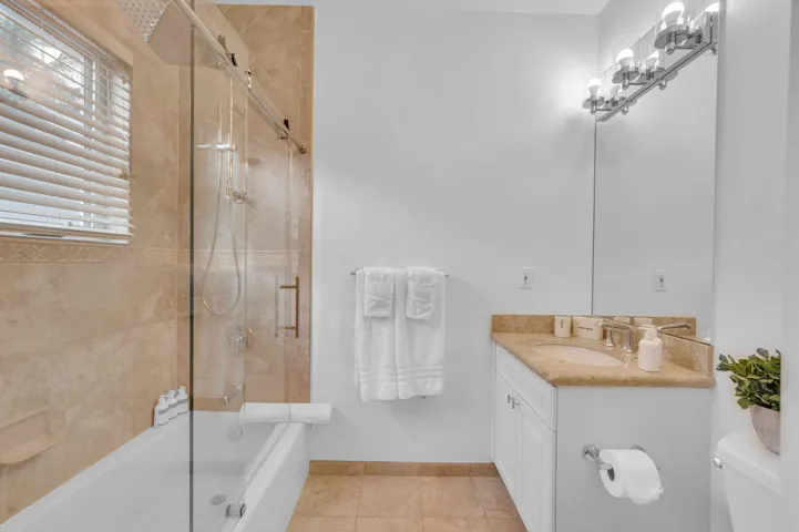 3315 NE 17TH ST, FORT LAUDERDALE, FL-57