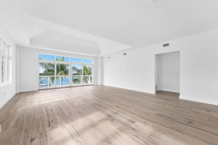 011-184LakeDrive-2303-PalmBeachShores-FL