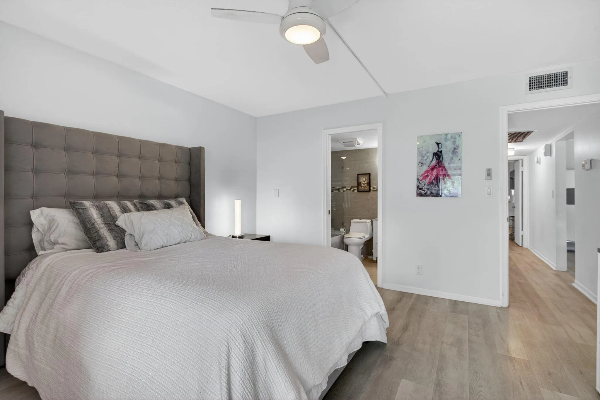 MAIN BEDROOM