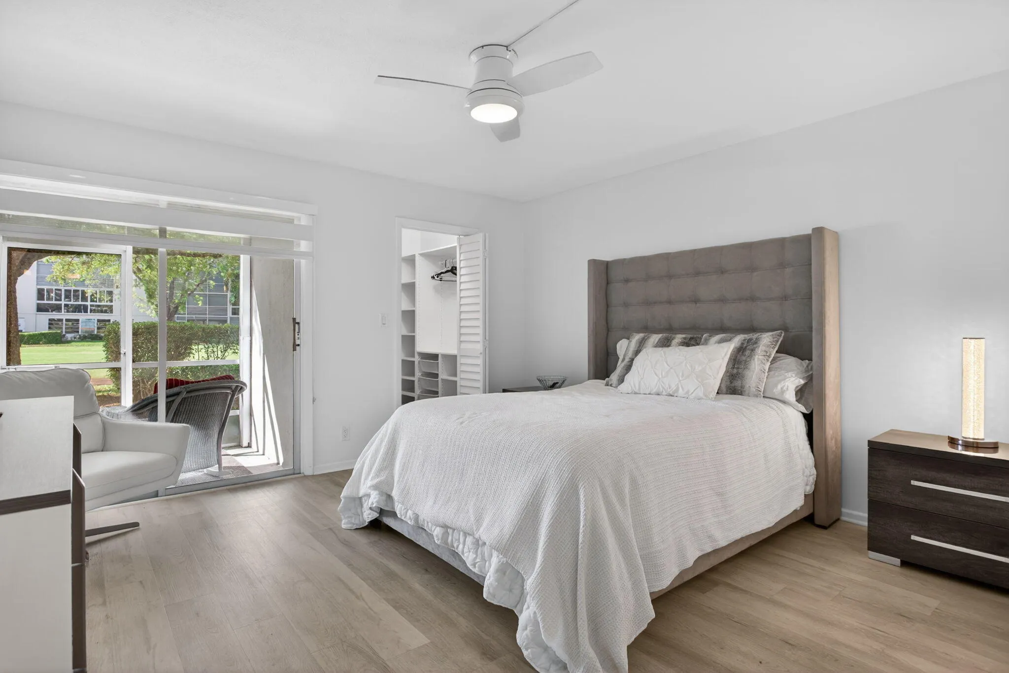 MAIN BEDROOM