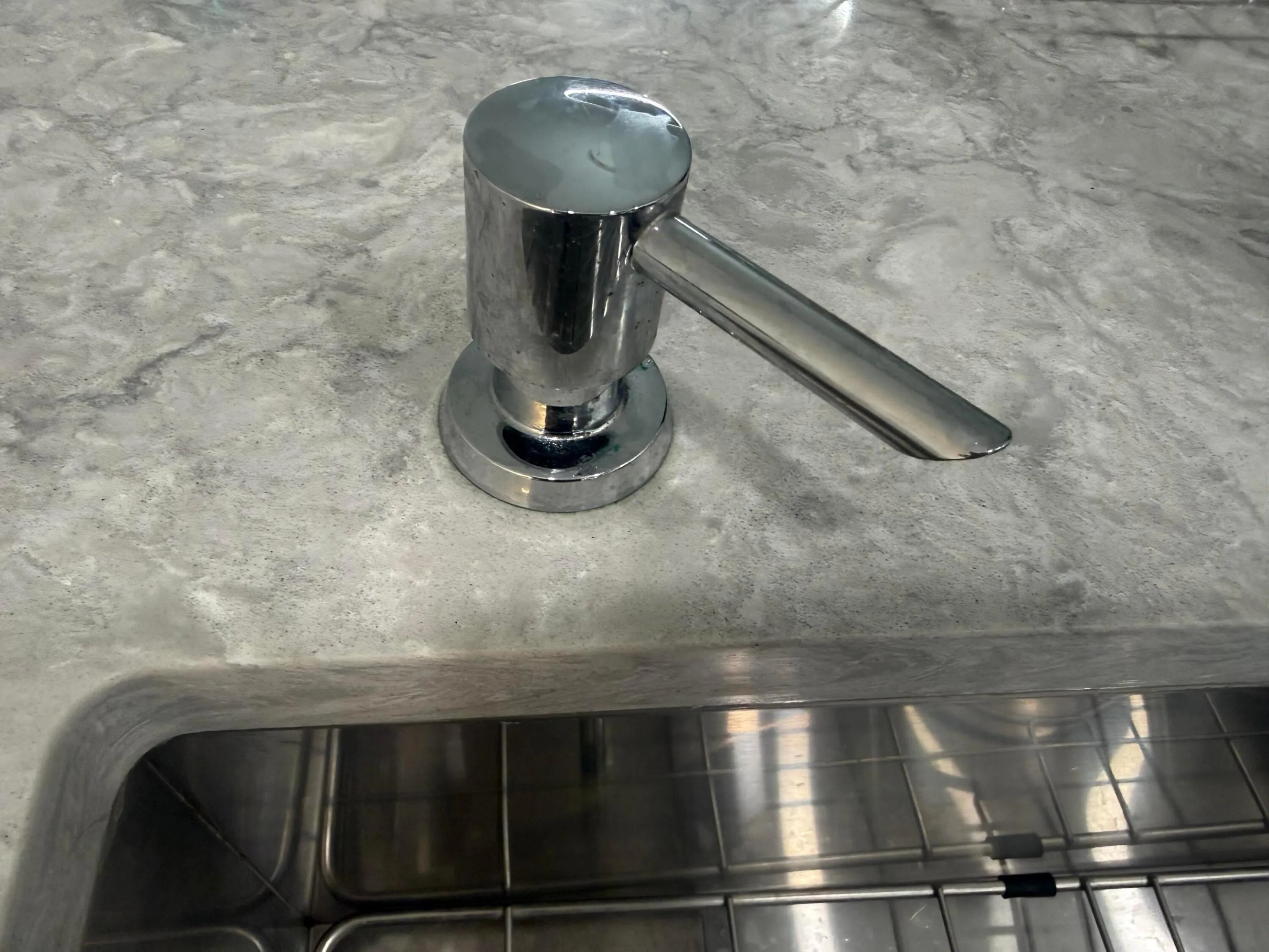 DISH LIQUID DISPENSER