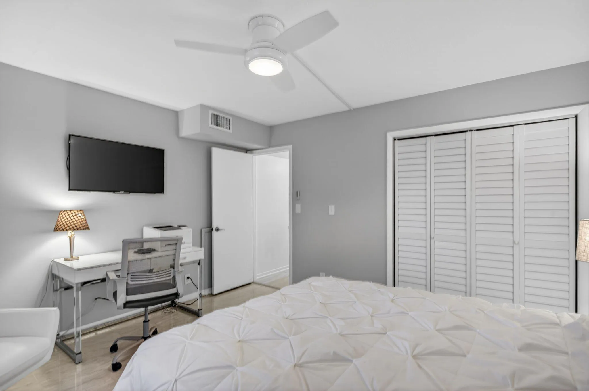 GUEST BEDROOM OFFICE SPACE