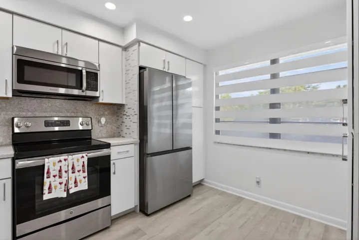 SS APPLIANCES/COUNTER DEPTH REF. NEW CEILING