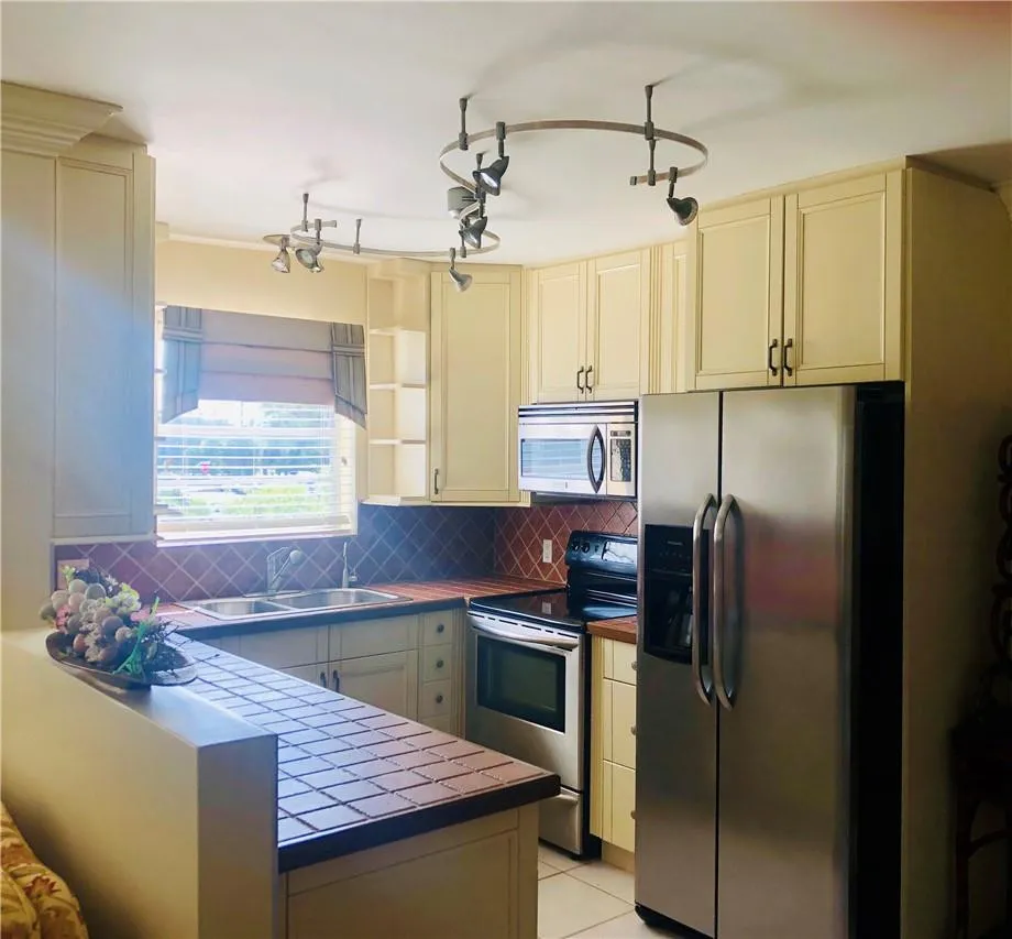 Property photo 28