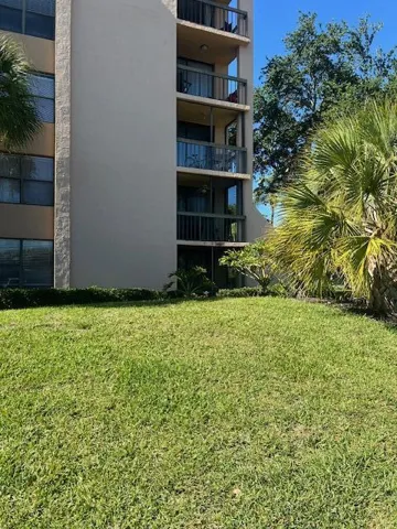 PRIVATE CORNER UNIT