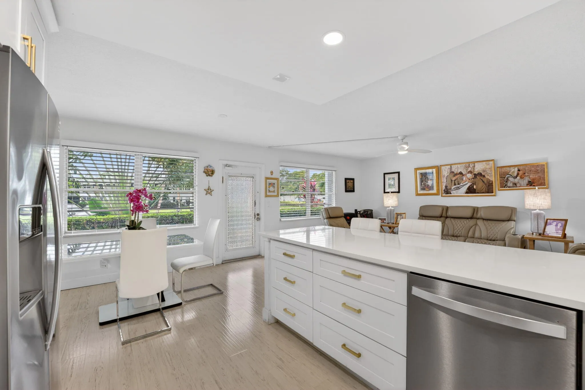 Eat-In Kitchen